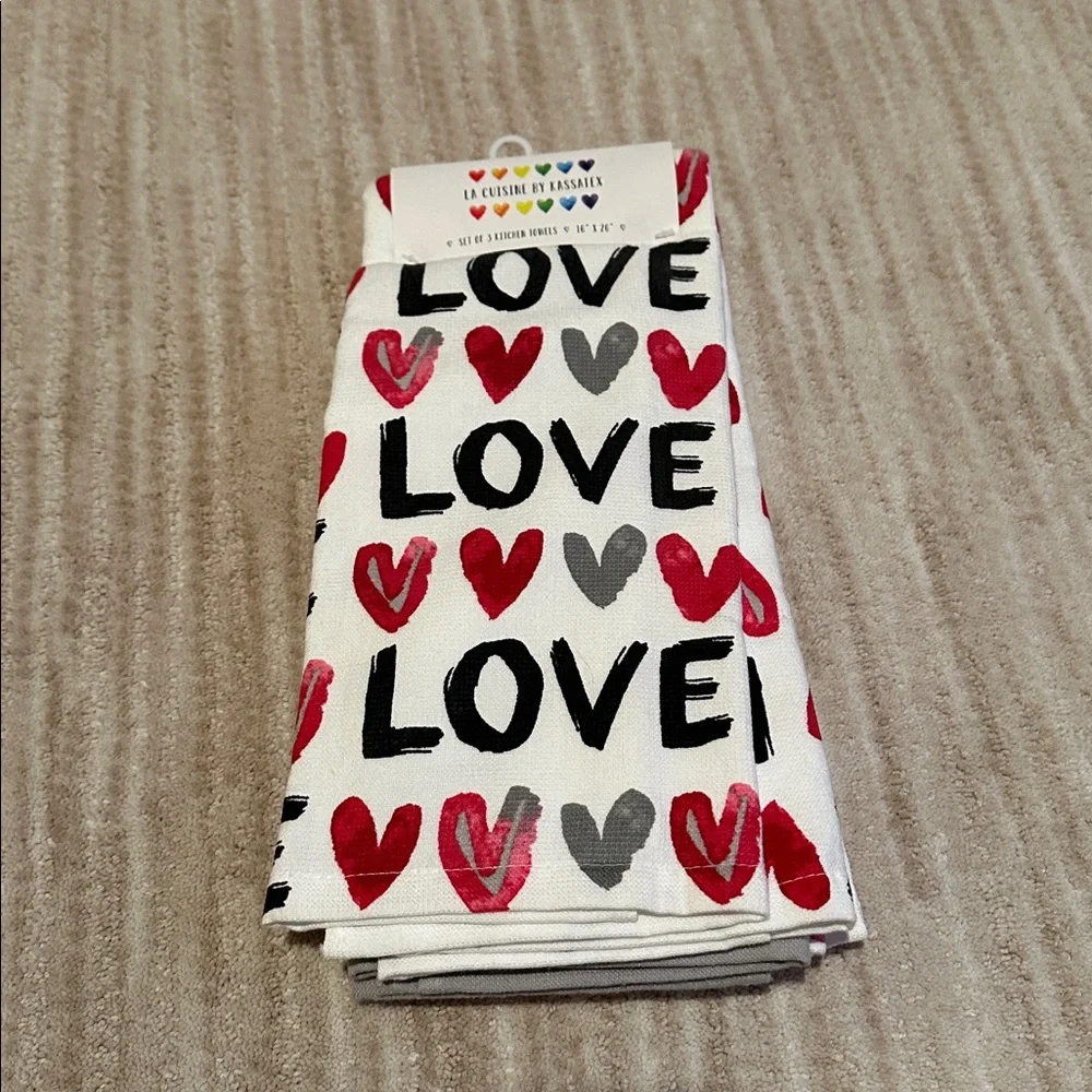 LA CUISINE KASSATEX Kitchen Towels Set of 3 Love Print 16 X 26 NWT Dual Purpose